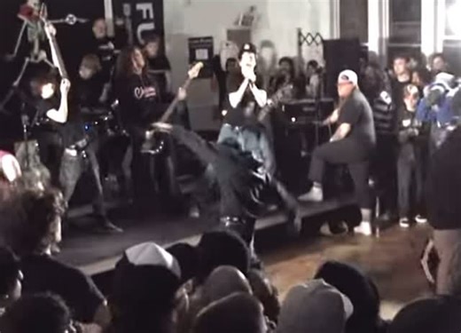 ☠️ xX_2Step4UrLife_Xx ☠️ on Instagram: "xSERAPHx- “For Once, and Forever” - Live at Flying V | 2/8/25 creds: Kovvop- Off yt!! #scene #grind #deathcore #alt #emo #metalcore #melodic #2000snostalgia #hardcoremusic #crabgore #emoviolence #screamoviolence #emocore #2000shardcore #2000sscene #scenekids #live #authentic #mosh #lifestyle #realscene #yashicafx3super2000 #дербент2000"