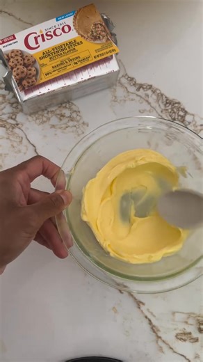 ✨ Nothing says holiday magic like the warm aroma of homemade gingerbread twists fresh from the oven. These cinnamon roll twists get the perfect, fluffy texture thanks to Crisco® Butter Flavored Shortening. Nothing says holiday magic like the warm aroma of homemade gingerbread twists fresh from the oven. These cinnamon roll twists get their irresistible flavor from Grandma’s Molasses that is used in both the spiced gingerbread dough and the gooey filling! With Crisco’s high melting point, every s