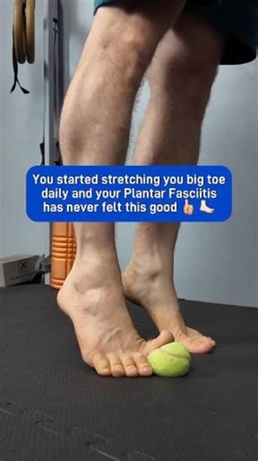 The Key to Your Heel Pain is Your BIG TOE! 🦶🔑 If you suffer from that chronic, stabbing pain in your heel, you need to look beyond the calf. The big toe's mobility is the foundation of a pain-free foot, and if it's stiff, your arch is overloaded! 😩 Why This Simple Stretch Solves Heel Pain 🎯 Your big toe needs to bend sharply upwards (extension) to give you a safe push-off when you walk. When the big toe is stiff (a common issue from years in tight shoes 👟): Compensation: Your body compensat