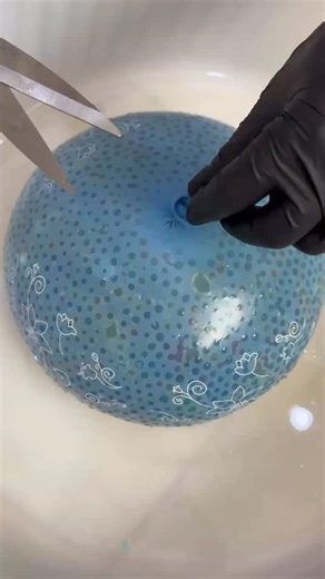 Squish Pop on Instagram‎: "‏🌟 Orbeez Science Experiment! 🔬 #OrbeezScience #Experiment""‎