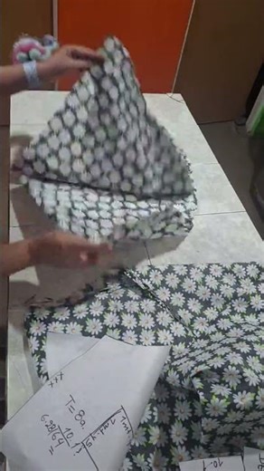 Dress with crossed straps.