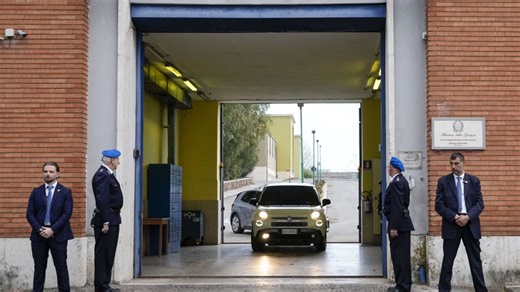 Giubileo: Papa Francesco apre la Porta Santa nel carcere di Rebibbia