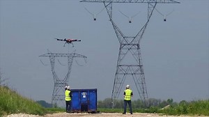 Where helicopters once were used, this North Dakotan is using drones to string power lines safely. ⚡ | CNBC