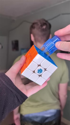 Mastering the Rubik's Cube: Tips and Tricks