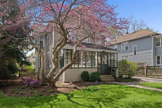 323 W Maple Ave, Libertyville, IL 60048 - MLS 12592817 - Coldwell Banker