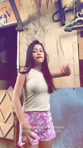 9.2K views · 39 reactions | No bra challenge Teen edition殺 #everyoneactive | Red Moon | Facebook