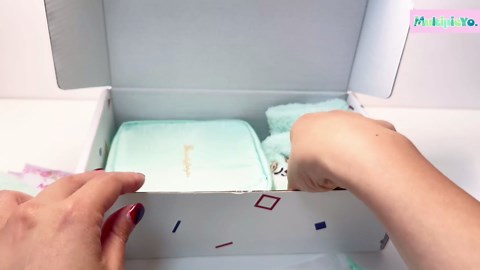 First Period kit for Girls | 22 PC Period Packs for Young Girls First Time | First Period Gift for Teen Girls with Sanitary Pad Storage Bag, Wipes, Bracelet, Eye Mask, Socks and More(Mint)