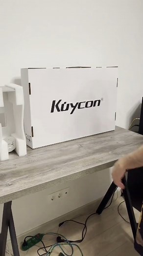 Anh khách vừa tậu được em màn 5K, ảnh bảo ưng dễ sợ. Thông số chi tiết anh em check var bên dưới nhé 👇 #kuycon #5k #manhinh #setup | Mac Setups