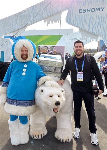 Exploring CES 2026 with Euhomy Had an amazing time checking out all the latest innovations, and I couldn’t resist sharing one of my favorites brands— Euhomy🧊Something amazing is happening here. I've tried the Ice Mechaine and it’s perfect for keeping vibes super chill while you work or relax! Chill better with @Euhomy Official — up to $100 OFF! #Euhomy #CES2026 #ChillBetter #EuhomyCES #euhomyicemaker