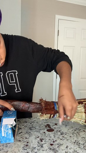 Part 5 DIY Nimbus 2000. I used the same paint for the bristles as I did the broom stick and it came out PERFECT ✨ #reels #diy #viral #harrypotter #fypageシ | Vera Robinson