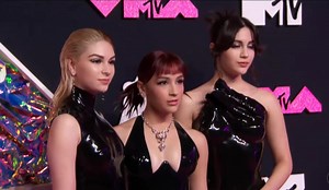 The Warning en MTV Video Music Awards 2023 #thewarning #rockband #thewarningrockband #mtv #vma #VMAs | The Warning Army-The World Has Been Warned