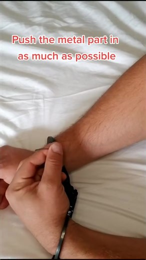 Handcuff escape without key #foryou #handcuffs #fypシ #escape | Chintheusa