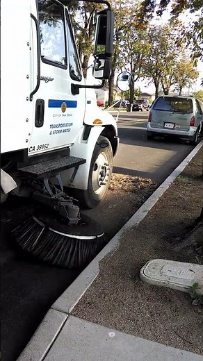 TYMCO 500X eats street debris for breakfast