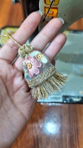 Turn leftover lace into a beautiful hanging! ✨🧵#LaceCraft #DIYHanging #SKStitchingCorner