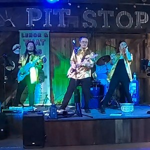 What a great Valentines Celebration! | Lenor & That 80s Band