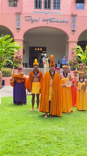 📅 Mark your calendars for the Aloha Festivals! You won’t want to miss a single moment from Hawai‘i’s most enduring cultural celebration. Royal Court Investiture & Opening Ceremony Saturday, Sept. 7, 2024 │4 – 6 p.m. Helumoa Gardens at The Royal Hawaiian, A Luxury Collection Resort | The Royal Grove at Royal Hawaiian Center 70th Annual Waikīkī Ho‘olaule‘a Saturday, Sept. 21, 2024 6 – 9:30 p.m. Kalākaua Avenue 76th Annual Floral Parade presented by ‘Alohilani Resort Waikīkī Beach Saturday, Sep