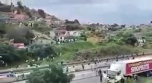 Shoprite truck looted on Dumisani Makhaye Drive between Newlands and Ntuzuma, KZN. | SA Trucker