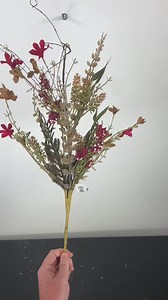 I wonder why this new 60919 coordinates with gingies 😅 Find it here: https://www.decoexchange.com/products/24l-fabric-flower-eva-leaf-beads-spray-coffee-red-white-fh808953 | DecoExchange