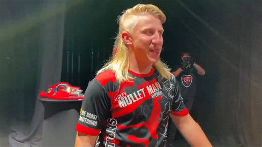 I must just put it out ther i was one proud couch for my first time we'll done Wesley Theron next light heavyweight title u and Barry Green Bosotter in the final. Proud sponsors on the light heavyweight title is no other than Bud Box JHB Don't mis the next event Punisher slapfight #16 11 slap fight 28 February DownTown Pub & Grill Brakpan to book vip tabels 12 R3000 and 6 seater R1500 call Bobby 0610212302 for bookings general access R 150 #highlightseveryonefollowers2026シ゚ #elitslapsport #brits