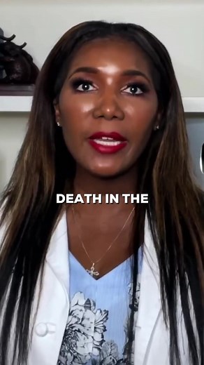 Binge-drinking isn’t just a bad habit, it’s a deadly one. 40% of alcohol-related deaths are due to binge-drinking. That’s just four or five drinks in one night! The CDC warns that this is a life-threatening issue impacting millions. Speaker: @dr.frita #alcoholfree #afl #alcoholfreelifestyle #quitdrinking #stopdrinking #WellnessMovement #HealthyVibes #CleanCulture #SelfImprovement