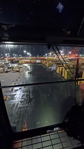 Getting a 20ft flat rack from a truck with the straddle carrier. @trucker_gang #ila #fyp #pov #straddlecarrier #bluecollar ilwu themachineoperator | the_machine_operator