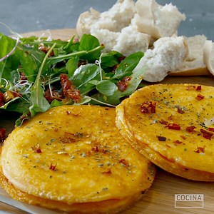Provoleta - try this alluring typical appetizer from the southern cone of the American continent, deceptively easy but delicious! Find the recipe here: https://wp.me/p8ZzGZ-z9 Follow us for Latin-inspired recipes and more! Kitchenware courtesy of Falabella | Cocina