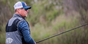 Russ Lane’s Big Jig ‘N Worm Works for Dog Days Bass - Major League Fishing