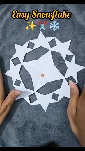 ✂️❄️How to make paper snowflake #diy #papercraft #shorts