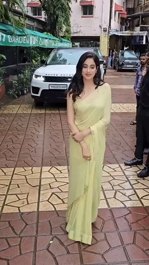 🍀 *Price * 🍀 = *1299/-* Product code :- *KD-410* 🎗Description 🎗 Looking some one for this same colour beautiful Designer Saree On Faux Georgette Febric with Fancy Lace and Blouse on also Faux Georgette febric with Thred work. 💃🏻💃🏻 *Saree*💃🏻💃🏻 Fabric. :-Faux Georgette Work :-Fancy Lace Cute :-5.5 Weight :-0.600Grm *👚Blouse * 👚 Fabric. :-Faux Georgette Work :-Thred work Cute. :-0.80 CM(Un-Stiched) ✔✔✔✔✔✔✔✔✔✔ #sarees #saree #sareelove #fashion #sareelovers #onlineshopping #sareesofins