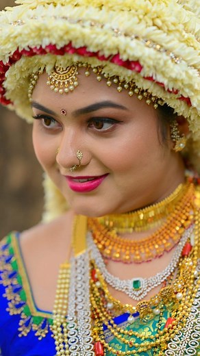 Artistry by Priya Baliga on Instagram: "Witness the enchanting beauty of our bride @dr.s_pallavi_shet as she embraces the traditional Sonphool look for her Vratha ceremony. ✨ MUA: @priyapavanbaliga Assisted by @pranitakamat @makeoverbypranitakamat Bride : @dr.s_pallavi_shet Sonphool: @priyapavanbaliga Get the best look on your special day with us !!! For bookings and inquiries contact👇: 📱: +91 98805 62121 📩: priyabaliga77@gmail.com . . @bride_sarees @bridesof_india @thedazzlingbrides @the.bri