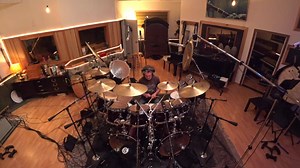 It's all about tone and touch in this solo from the masterful Simon Phillips. Recorded at Brothryn Studios in Ojai, California. Engineered by Simon Phillips Mixed by Chris Marr Simon is playing STAR Maple Drums in the following sizes: 15x24" Bass Drums (x2) 7x10" tom 9x12" tom 10x13" tom 11x14" tom 12x15" tom 13x16" tom 15x18" floor tom 4-pc Lo-Pitch Octoban set 14x20" Gong bass drum Snare drums: 6.5x14" snare drum 5.5x10" snare drum 5.5x12" snare drum Hardware: Iron Cobra hi-hat stand Iron Cobr