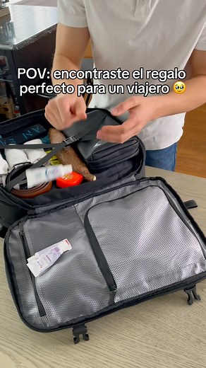 85K views · 450 reactions | Viajar sin estrés ✈️ la Space Bag cabe TODO, va en cabina y me olvido de pagar equipaje extra  #spacebag #travelbag #carryon #vacationready #travelhacks | Velouette | Facebook
