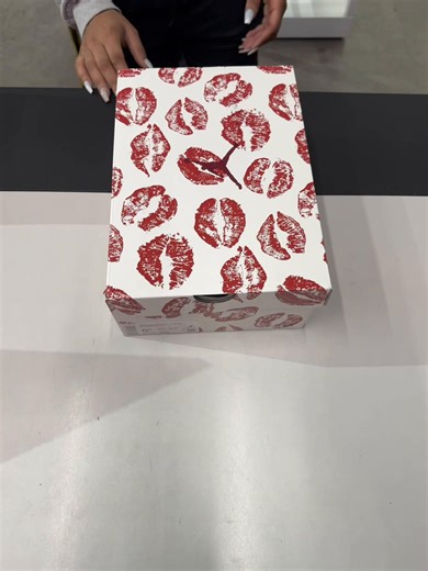 Women’s AJ1 Low Valentines Day Edition 💋 #viralvideo #aj1 #fyp | Air Jordan 1s