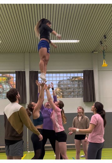 Twist Cradles: Level 3 Cheerleading Stunts