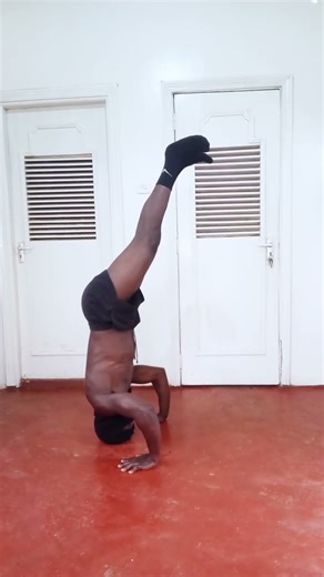 How to combine headstand with frog stand