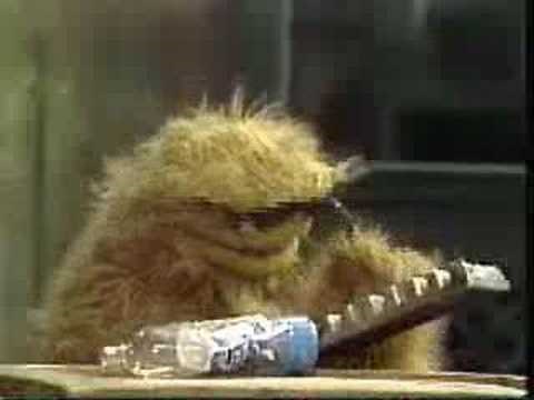 Sesame Street - Oscar's Junk Band