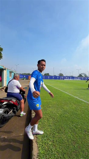 King Etam Returns to Training with Bandung Football