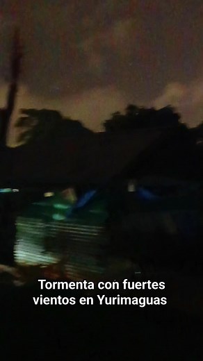 Vientos fuertes y relámpagos azotan Yurimaguas desde las 6:30 pm #selvaperuana #Loreto #lluvias #tormenta #VientosFuertes | Blas Felix