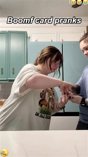 Boomf card pranks🤣🤣#tiktok#foryou#fyp#prank#funnyvideos#boomf