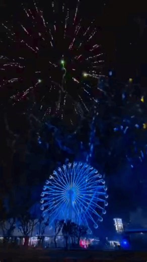 MAGICAL PYRO-MUSICAL AND LIGHTS SHOW AT SM PAMPANGA. Painting the night sky with a symphony of colors and fireworks display, SM City Pampanga illuminates the Christmas Capital of the Philippines with light and music on its 7th year on Biggest Lantern of Hope on Friday night. The iconic Pampanga Eye Ferris Wheel in Skyranch displaying kaleidoscope of lights, music, and color that amaze kids and children at heart. | iOrbitNews Online