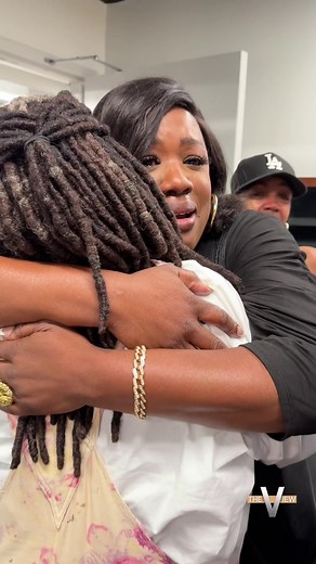 Sister Act 2 Reunion: Whoopi Goldberg Greets Cast Backstage