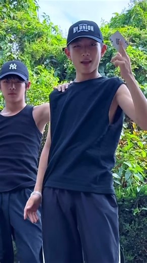 @uuxuedi | 咱俩编个舞吧#原创编舞#新说唱洗牌舞蹈#抖音潮流舞蹈大赛 | Instagram