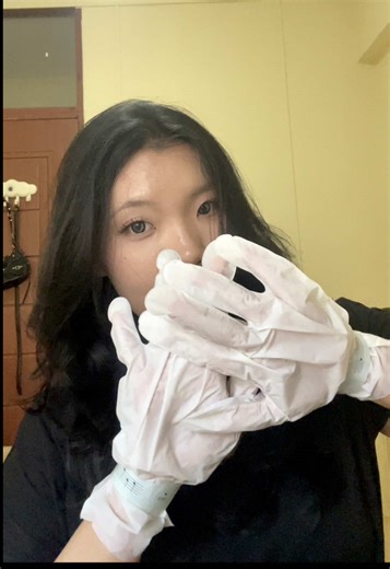 Roopy Hand Mask လေး review လေး🫶🏻ပထမဆုံး content video လုပ်တာမလို့အမှားလေးတွေရှိရင်ချစ်တဲ့ စိတ်နဲ့ကြည့်ပေးကျပါလို့😭✨ Work inquries 📩 TikTok; cbeauty_reviewby.mei Facebook; C Beauty Review By Mei 📌 For brand owners who would like to collaborate with me: I only review C-beauty products, and every review I share will be 100% honest and unbiased. If you are comfortable with this, feel free to reach out to me 🌸💕 #cbeautyreviewbymei #handcare #handcareroutine #tiktokmyanmar #fy