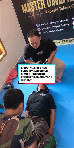 1. Saraf Terjepit \\rightarrow Sinyal Nyeri. 2. Otot Mengunci \\rightarrow Menambah Nyeri & Sensitif Sentuhan. 3. Y-Strap \\rightarrow Membuka celah tulang & membebaskan saraf. 4. Pemulihan (3 Hari) \\rightarrow Peradangan hilang & otot berhenti