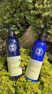 Inspired by our best-selling Organic Defence Aromatherapy Blend, our new cleansing collection has been specially created with you in mind. Expertly formulated with a purifying blend of organic niaoulo, lemongrass and witch hazel, they’re the perfect hygiene heroes for you and your family. 💚 Products featured... 🍃Defend and Protect Hand Wash 🍃Defend and Protect Hand Lotion | Neal's Yard Remedies