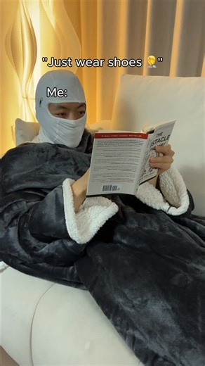 Lounava on Instagram: "Way better than any shoes ☁️👌 #cozy #usa #heatedblanket #coldfeet"