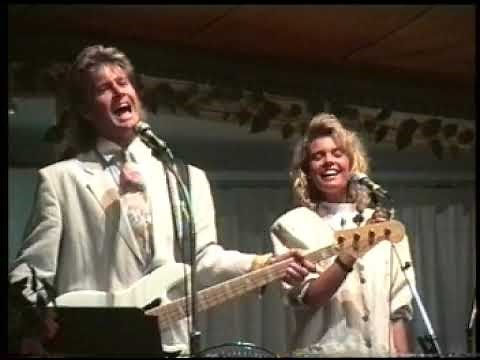 Jard och Carina Samuelson: Jag har hört om en stad ovan molnen. Löttorp 9 juli 1990