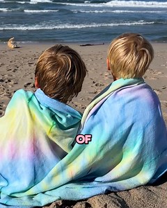 Discover NEW must-haves, including Beach towels, PARTY BLANKETS, Bath towels, Ponchos, and all-new Tote bags! | Sand Cloud | Facebook