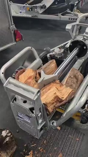 🪵 LOG SPLITTER 🪵 With the same core values of strength and durability as our trailers Ifor Williams build, the log splitter is an innovative implement….. 🔹Galvanised Steel Splitting 🔹Column and Head 🔹25t Hydraulic Ram 🔹High Grip Anvil 🔹Honda GX200 Engine 🔹Exhaust Cover 🔹Two Stage Hi-Lo 🔹Hydraulic Pump 🔹Log Retainer/Guards 🔹Three Position Control Column 🔹 Two Handed Safety Control 🔹 Log Stripper Here’s Eilidh from spares showing you exactly how it operates. In stock and ready for yo