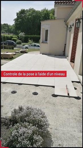 Pose d'une terrasse en carrelage sur plots